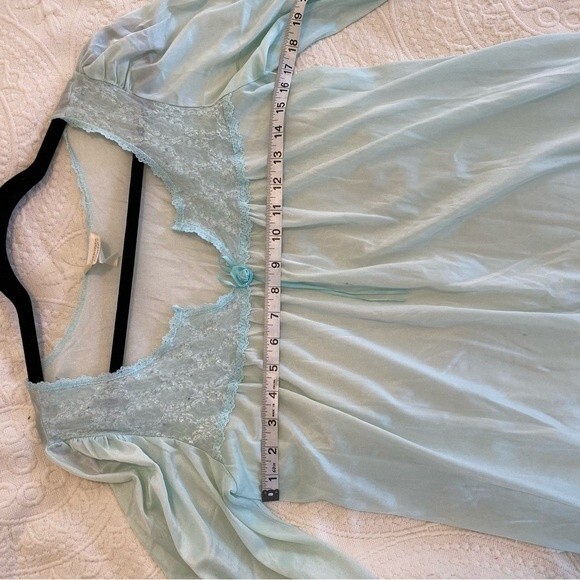 Vintage Carriage Court size Small Light Blue Teal Dressing Gown Night Gown - Picture 8 of 9